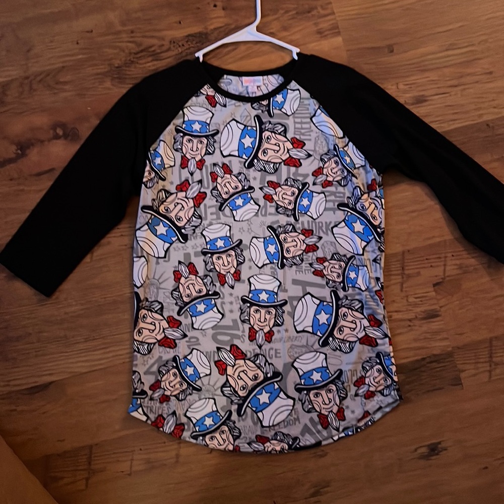 New Lularoe Randy T-shirt size medium